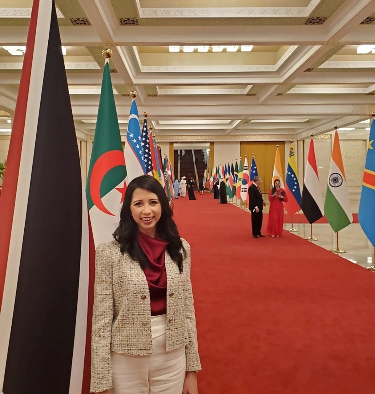 2023年4月24日,特立尼达和多巴哥驻华大使刘娜在北京人民大会堂向我国