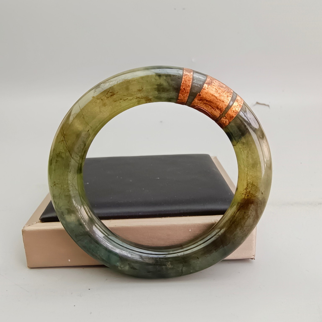 古玉老玉古董收藏的古代缅甸冰种飘花老翡翠包铜手镯 手工雕刻 包浆