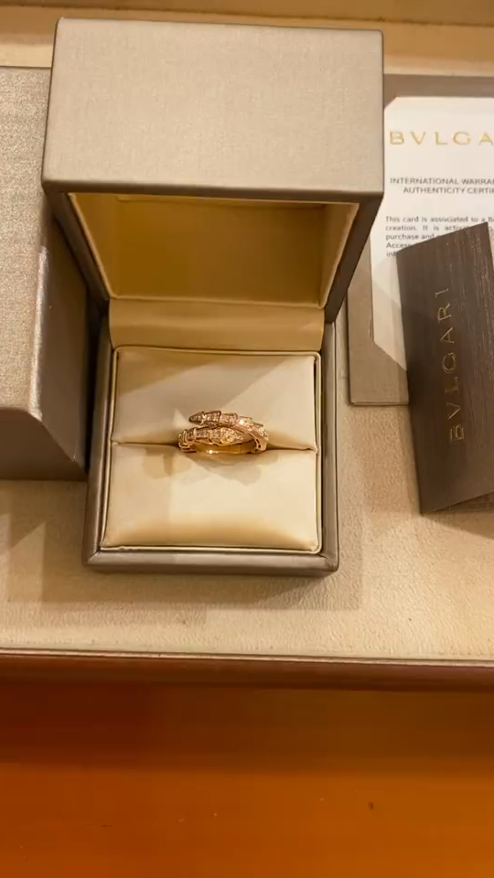 宝格丽 蛇骨戒指#戒指#高端轻奢饰品#同城-度小视