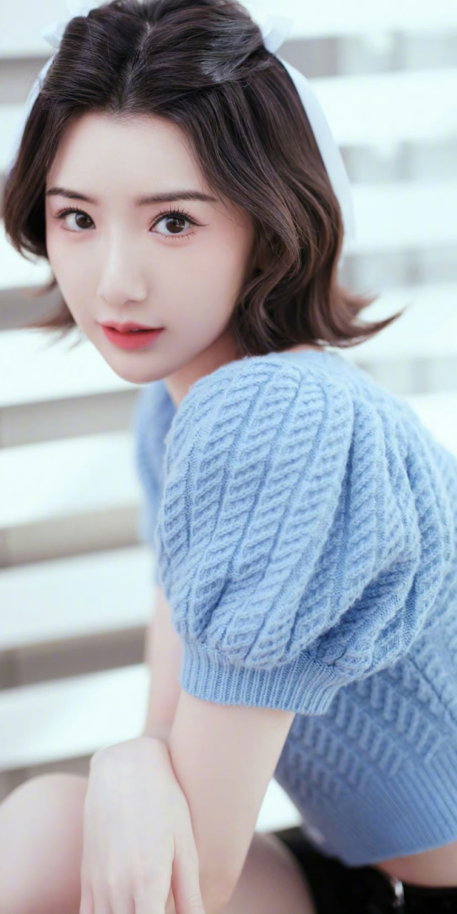 毛晓彤# 清纯甜美的容颜,白皙细嫩的肌肤,婀娜多姿的身材,白皙细牡哪