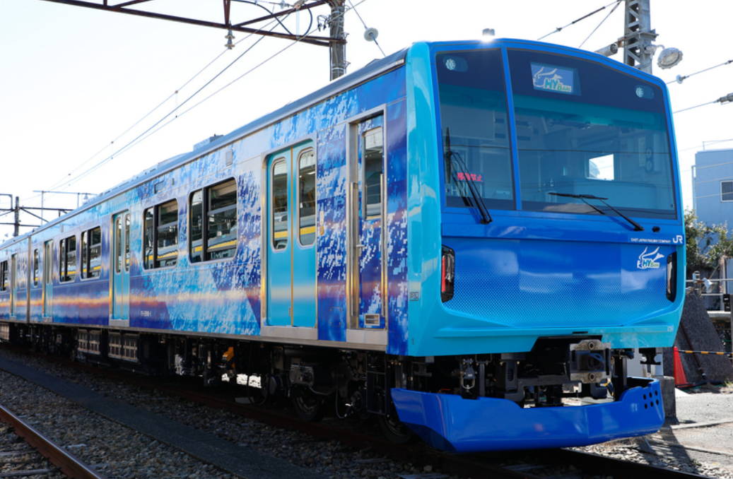 日本首列氢动力列车:充1次氢,时速可达140公里,氢动力有何不同