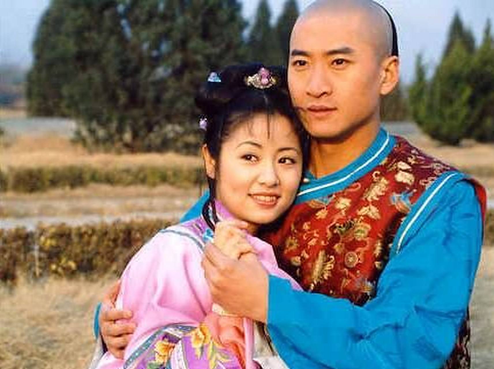 抛开两个人的恩怨,喜欢过曾经的尔康和紫薇  林心如与周杰的恩恩怨怨