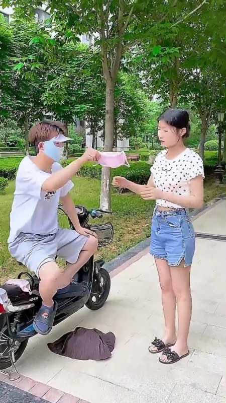 2022-09-011175的辣白洋1230粉丝  关注刘亦菲:15岁被干爹力捧传绯闻