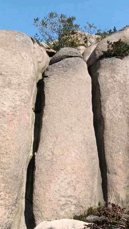 青岛野山阴阳石,大自然的一缕微风.诗人若风10.7摄于青岛-度小视