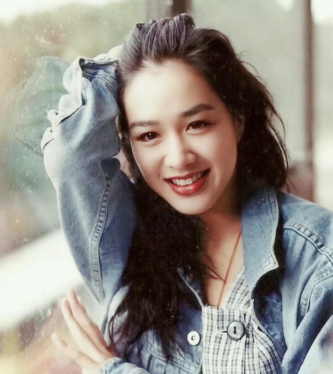 惊艳了一个世纪的港风美人 大家常会感叹以前的明星颜值 80/90年代最