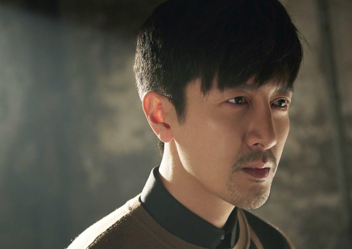 又有献礼影片来袭,陈伟霆改变戏路,与《老九门》中的他再次合作