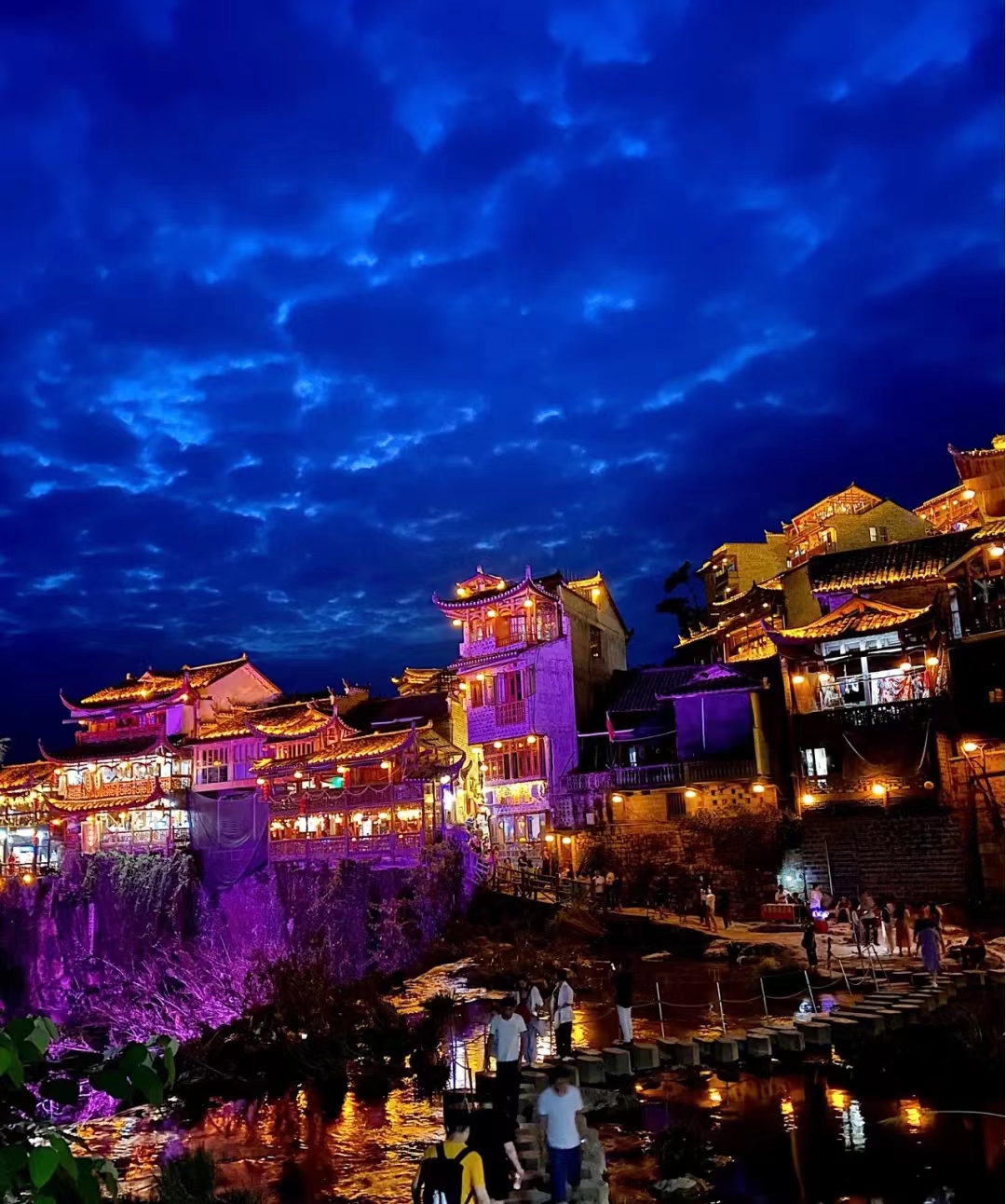 湘西芙蓉镇夜景,美轮美奂,很有特色