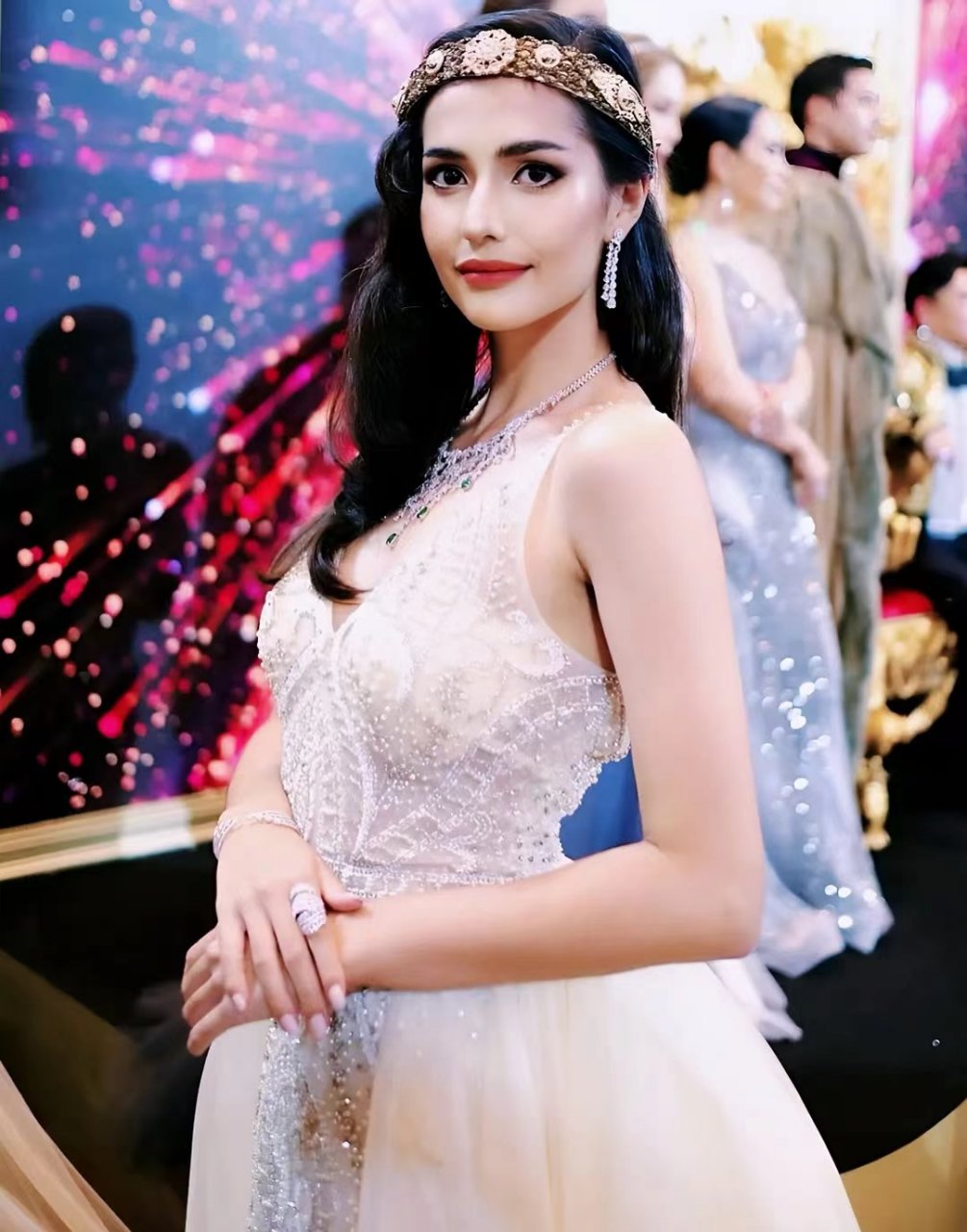 anntonia porsild是一名泰国与丹麦混血的选美选手,拥有斯坦福国际