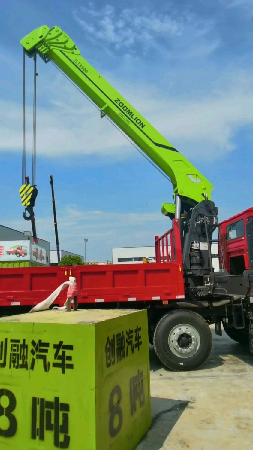 中联随车吊,中联14吨随车吊,帅爆全场,全场最靓的仔没有之一,极光绿色