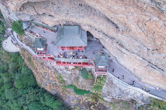 福建漳州的兩座懸空寺,景色不輸山西大同懸空寺;去過的遊客很少