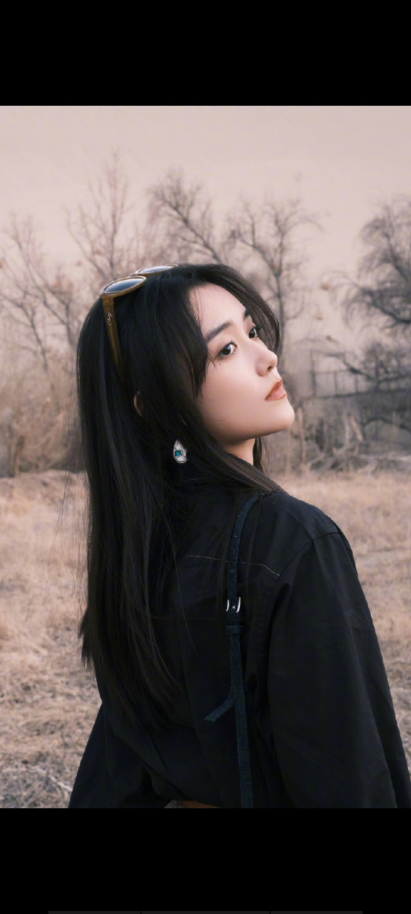 蒋依依高清壁纸头像(三)[小红花]