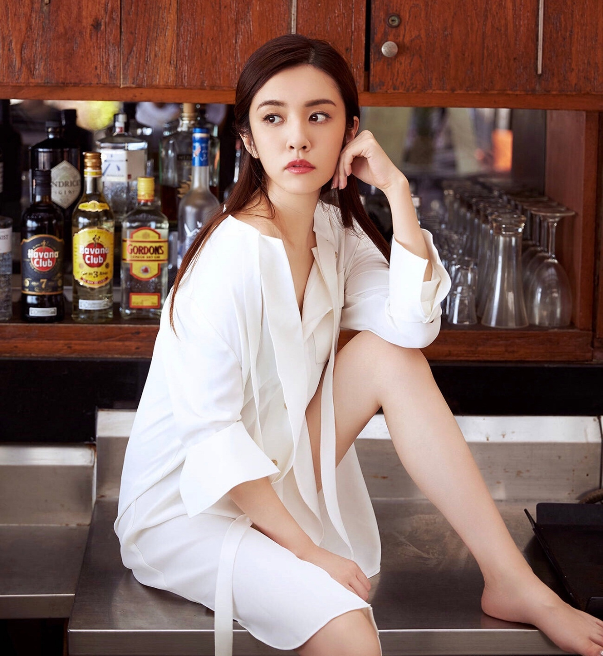 王晓晨 写真大片  秀美腿玉足