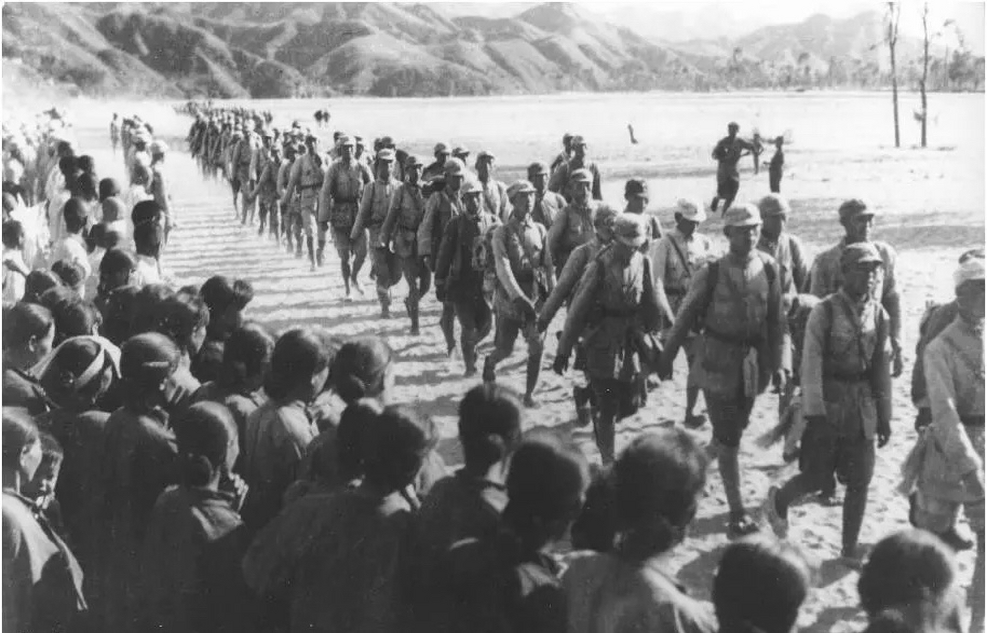 1939年,抗大总校从延安开赴抗日前线.