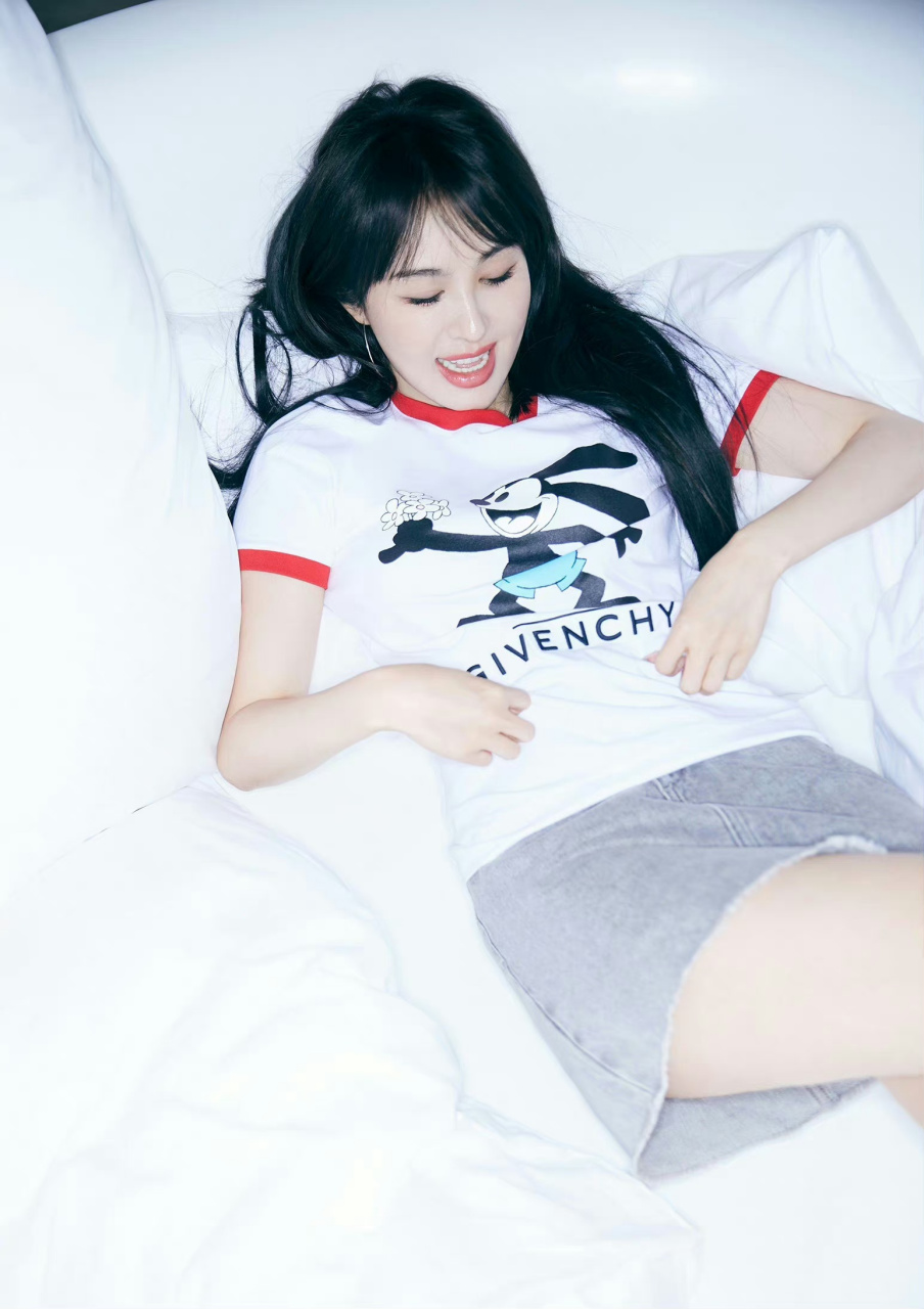 李菲儿  光脚丫