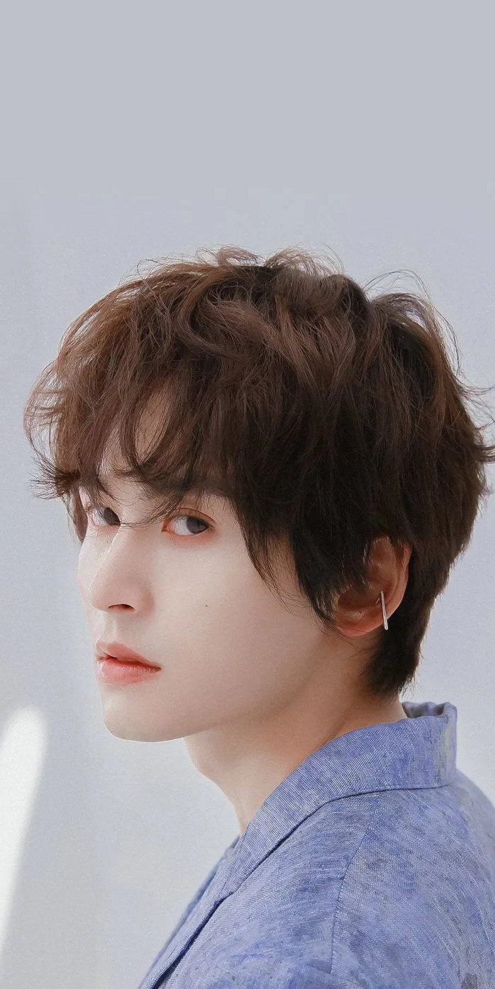 张哲瀚出圈神图,这颜值太绝了