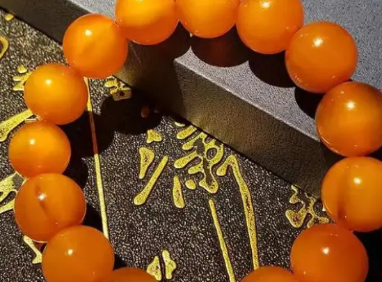 真假黄金甲手串区别