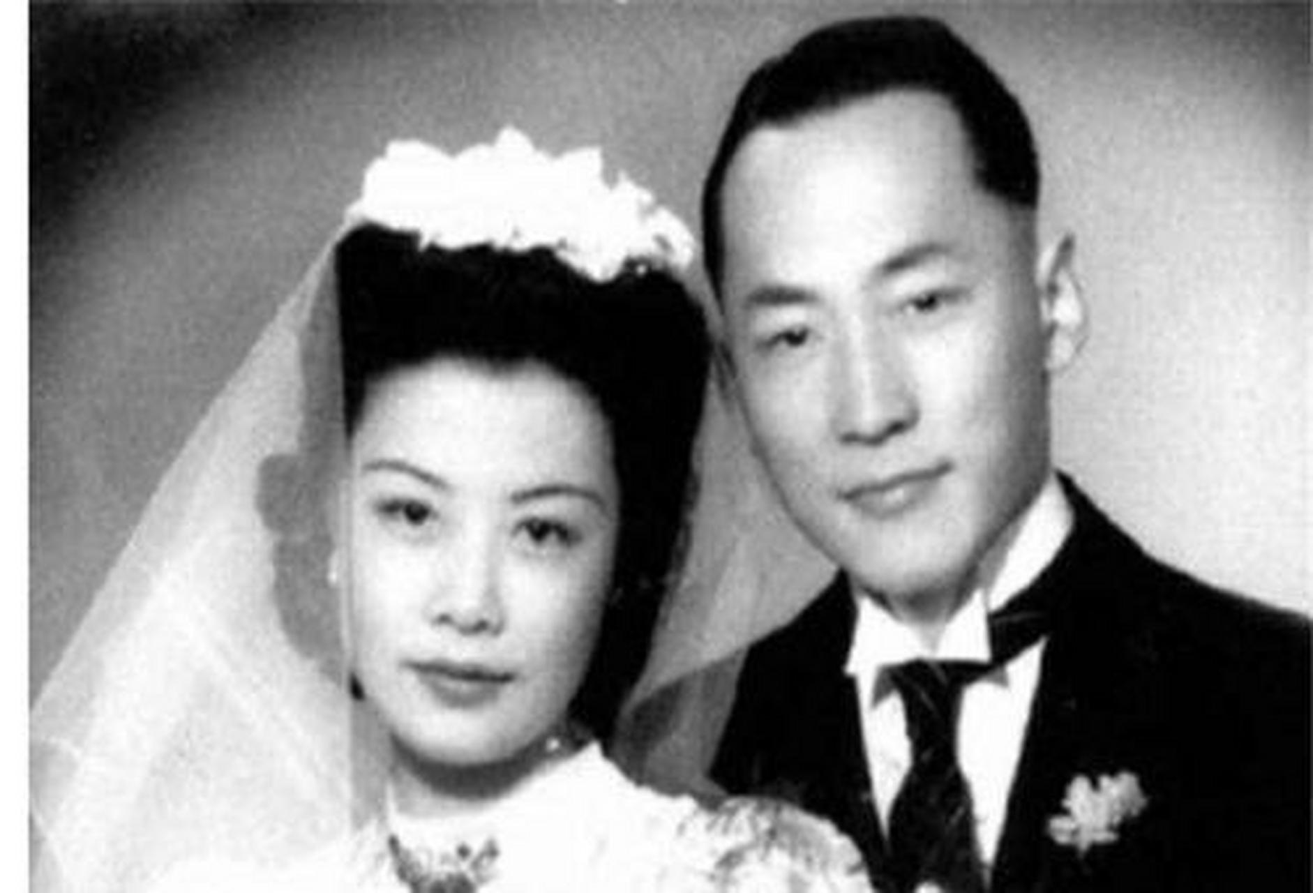 1924年,22岁的李国秦嫁给了35岁的张福运,然而婚后张福运竟然出轨了