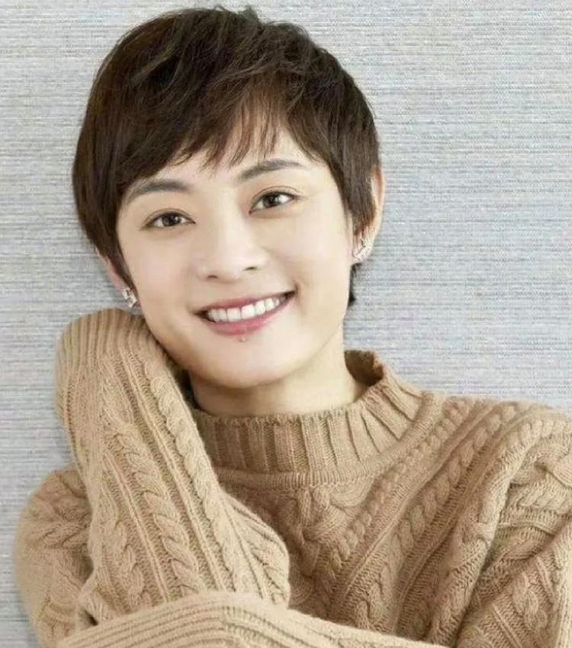 你们喜欢孙丽长头发,还是短头发?