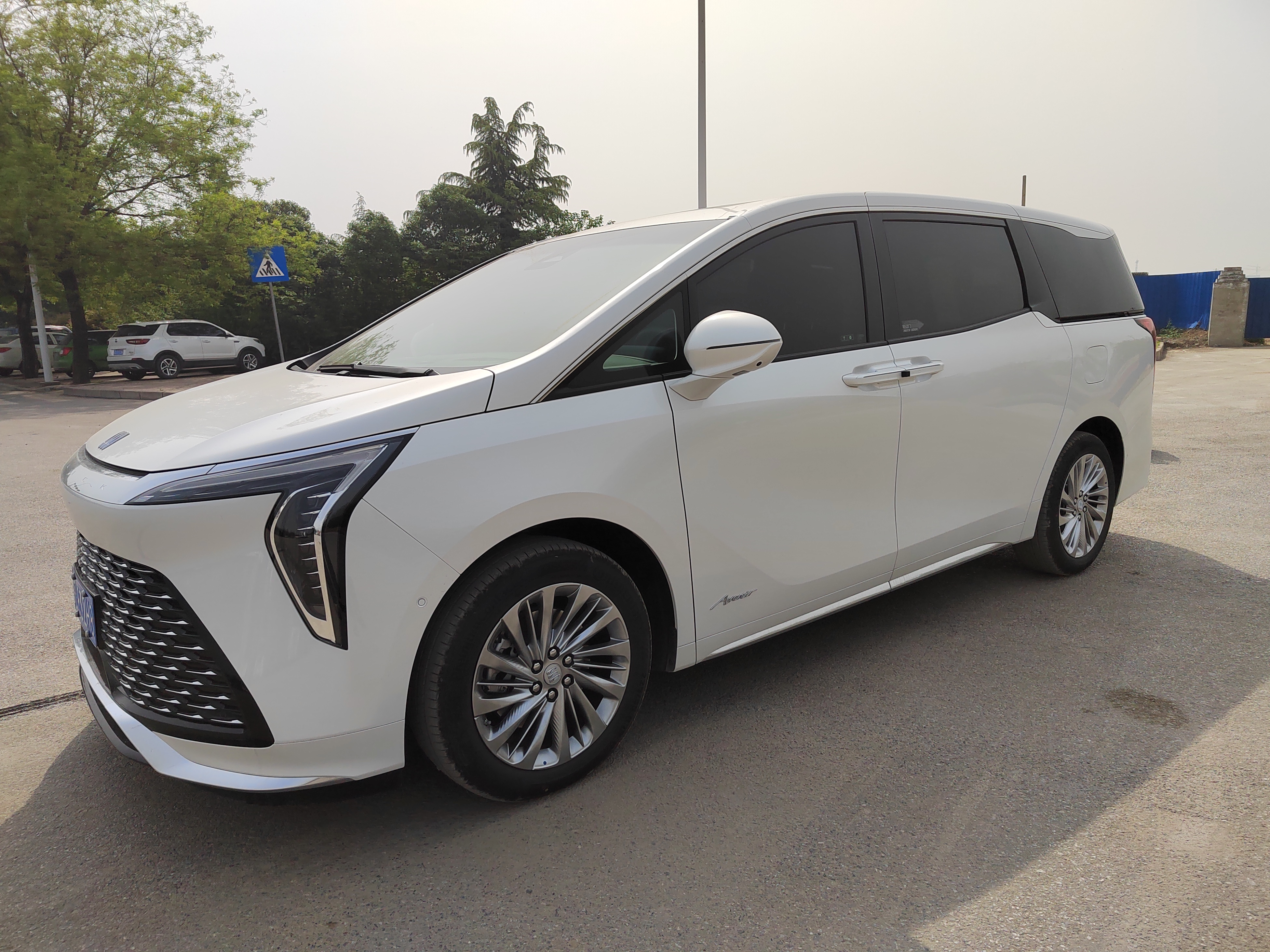 别克世纪六座到店体验