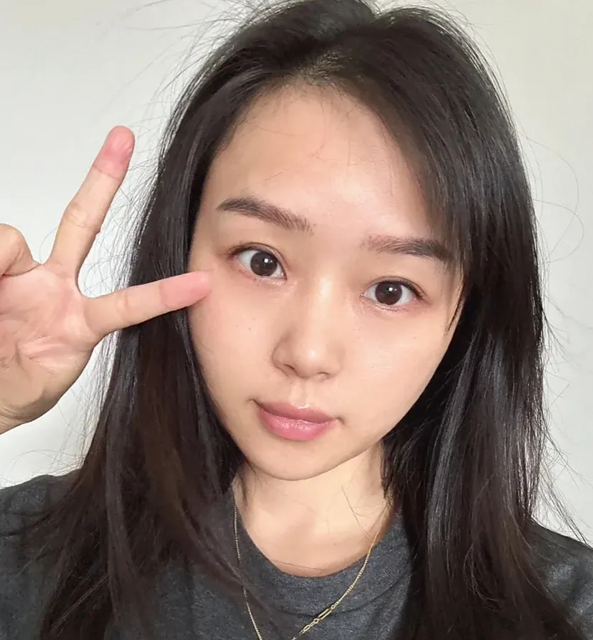 我姐妹,今年31岁的单身状态,无美颜无滤镜 素颜,没洗头发,关了美颜变