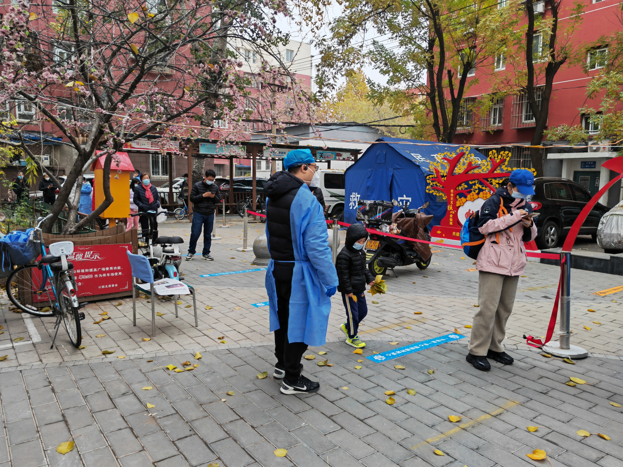 "驻"进心里 "帮"出实效——公园北社区第一书记:李洪刚