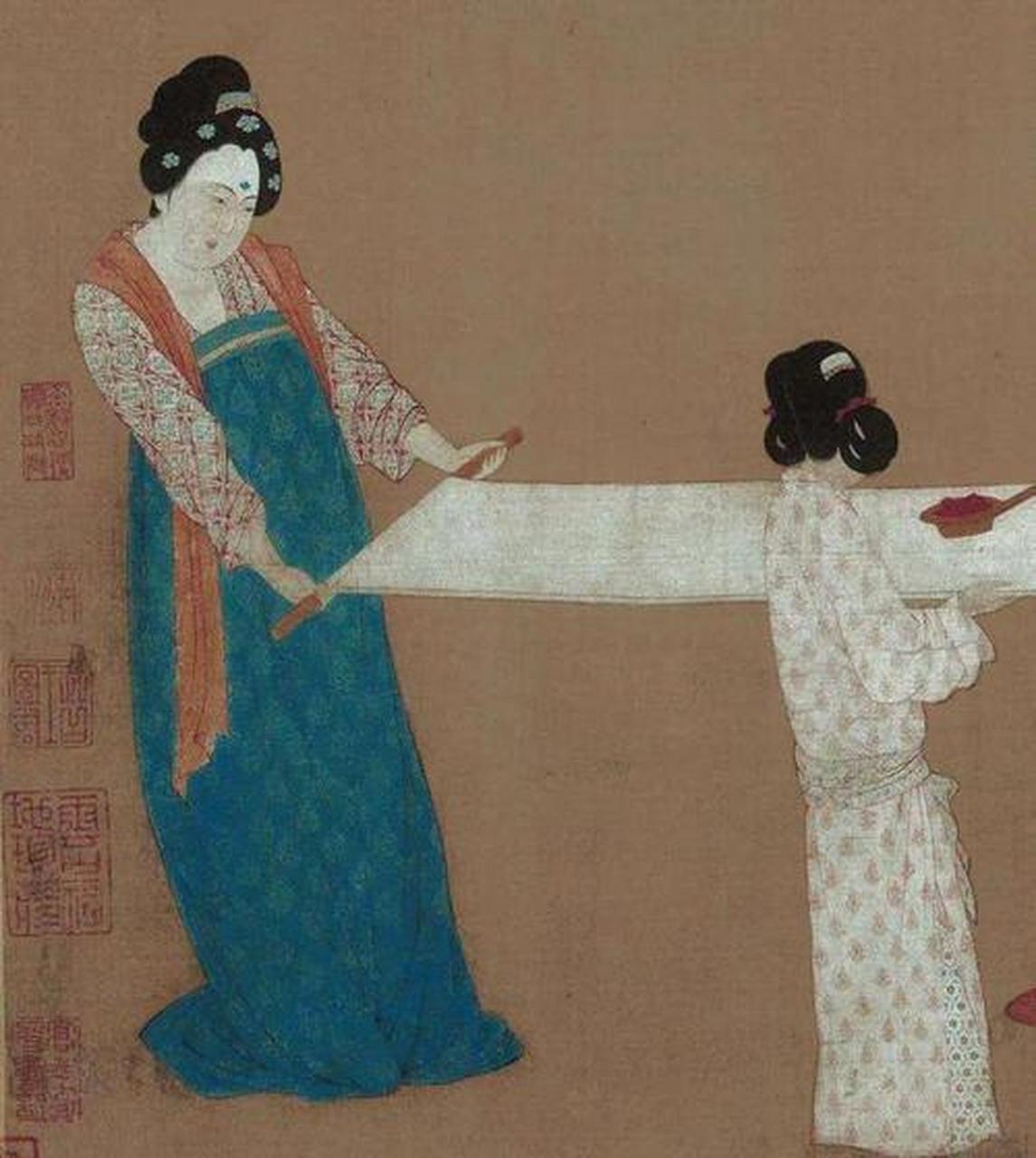 牡丹髻梳法比较复杂.