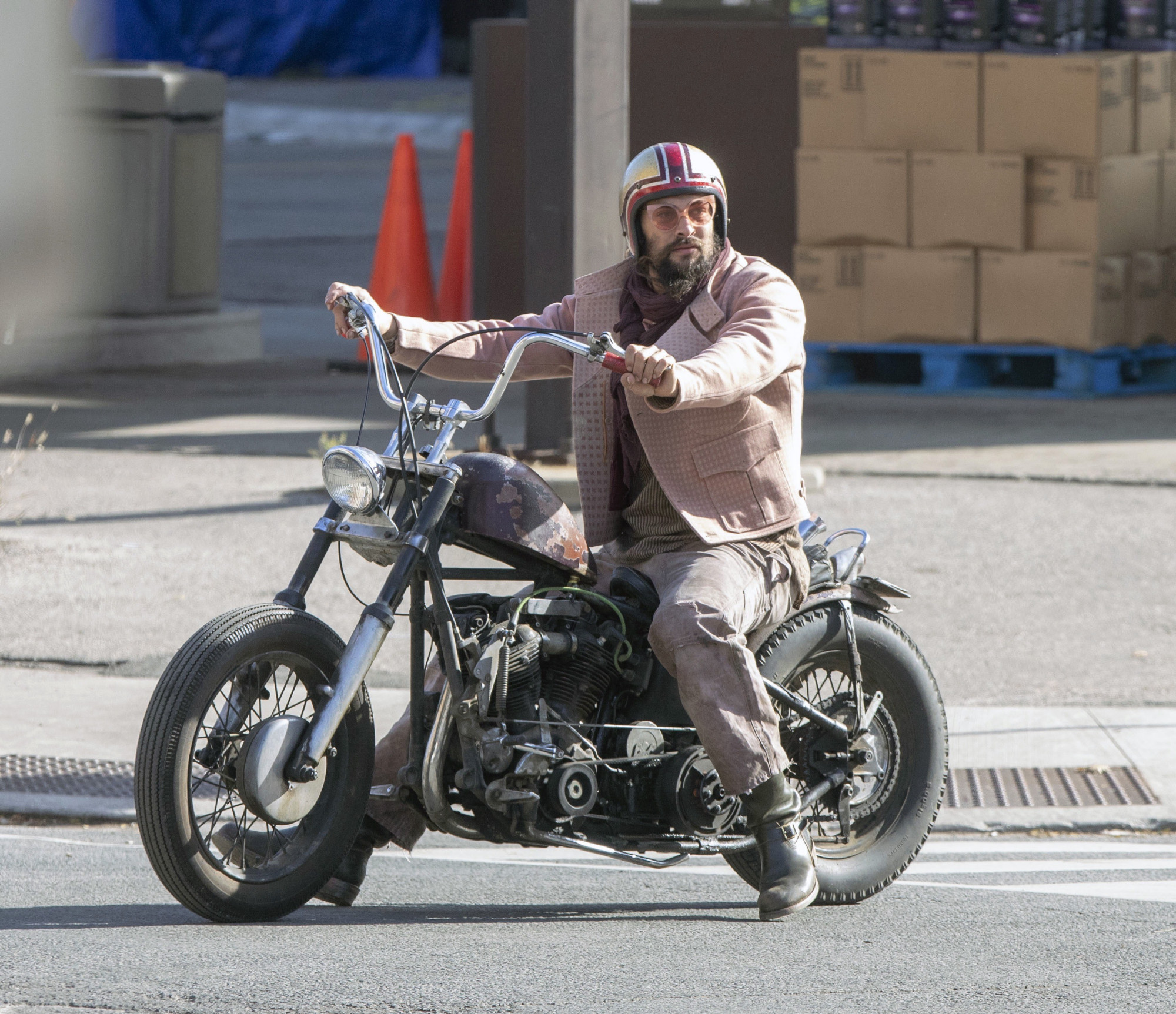 杰森·莫玛(jasonmomoa)多伦多最新骑摩托高清街拍