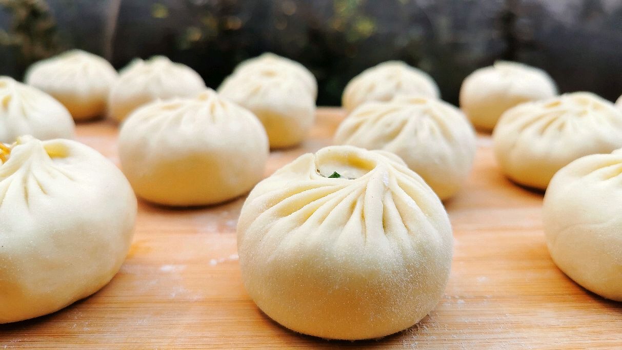 包子发面方法:不用提前发面,现做现吃简单快速,蓬松暄软还多汁