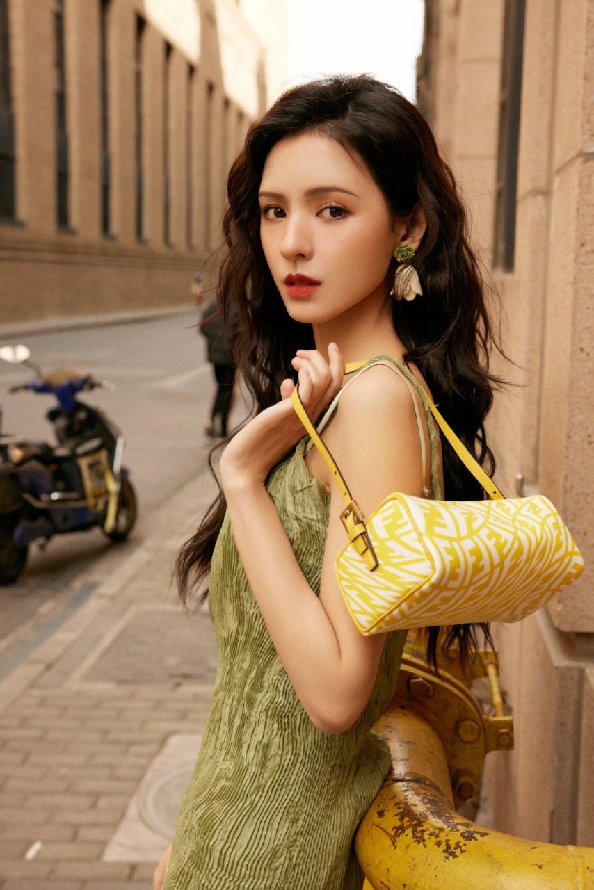 张予曦高清壁纸头像(二十二)[鲜花]