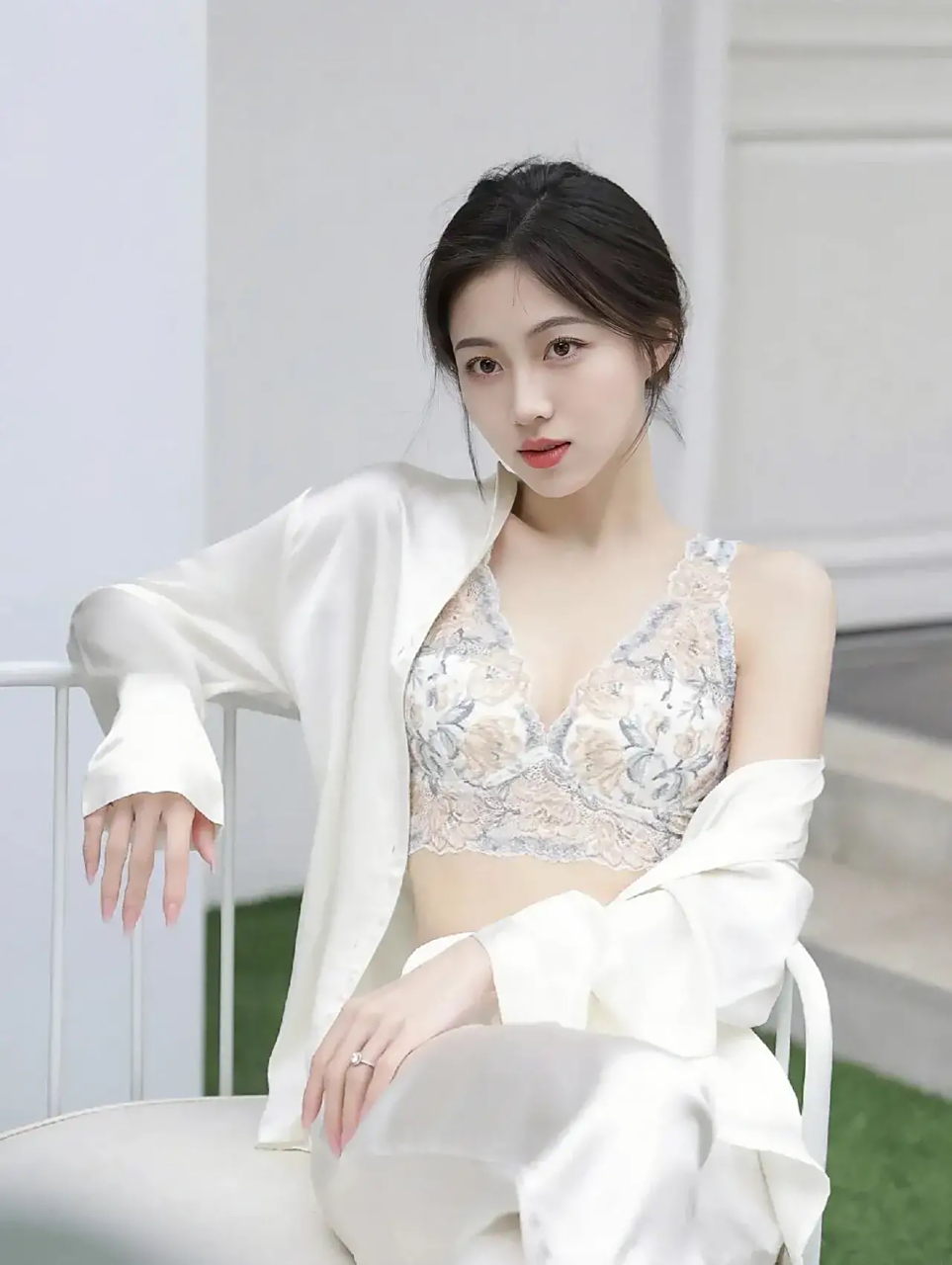 肤白貌美杨茗茗