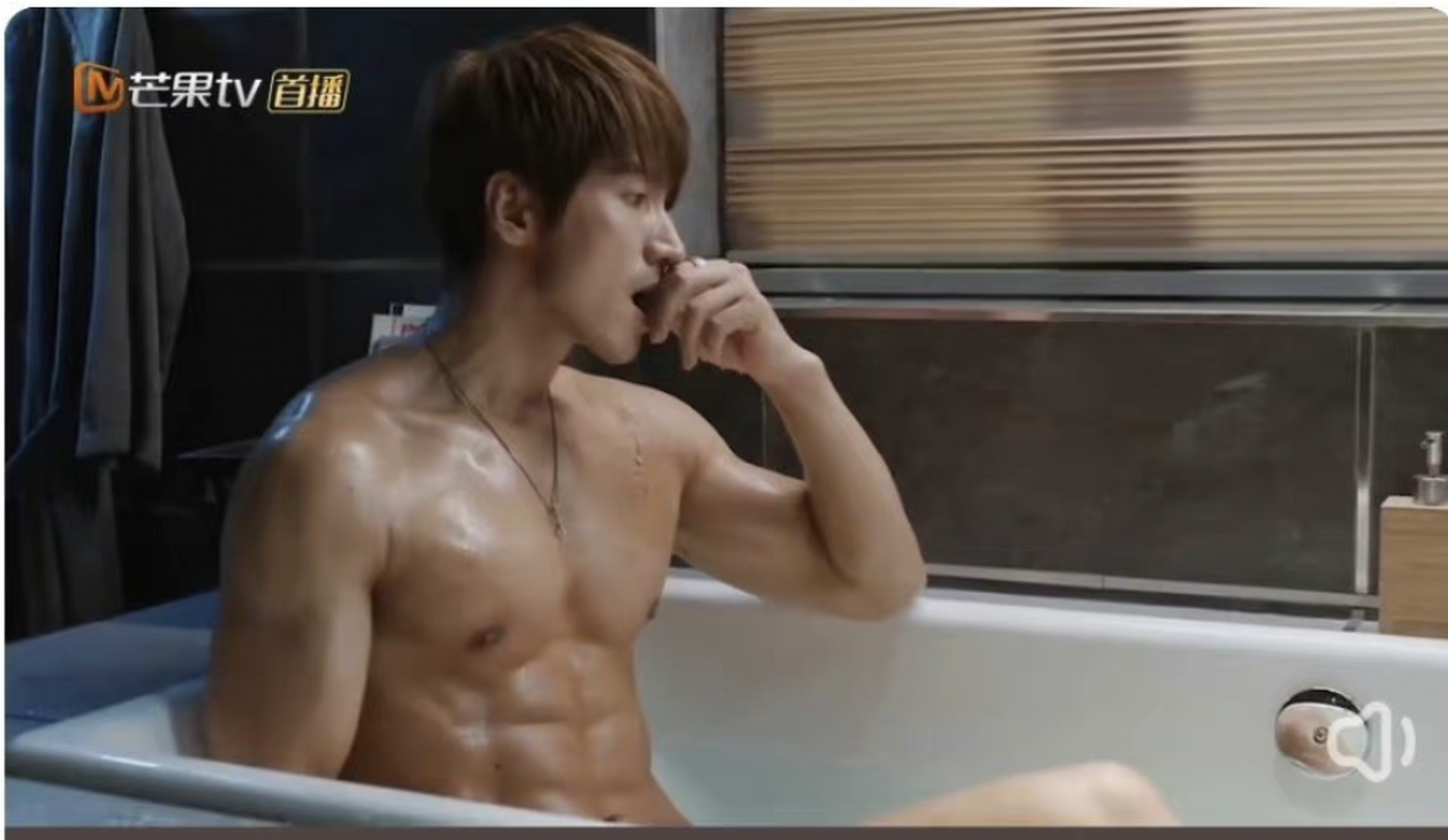 言承旭新剧腹肌照[期待][期待]就问内95谁有!#娱乐最前沿