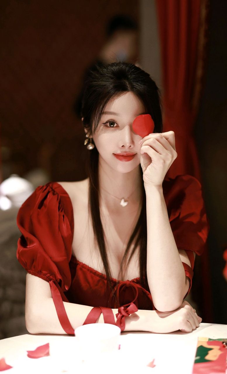 颜值博主刘梓琳