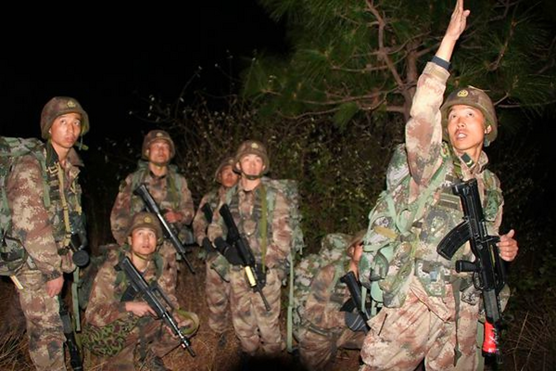 人民子弟兵从来不缺乏血性与担当,从西部战区陆军第76集团军雪枫特战