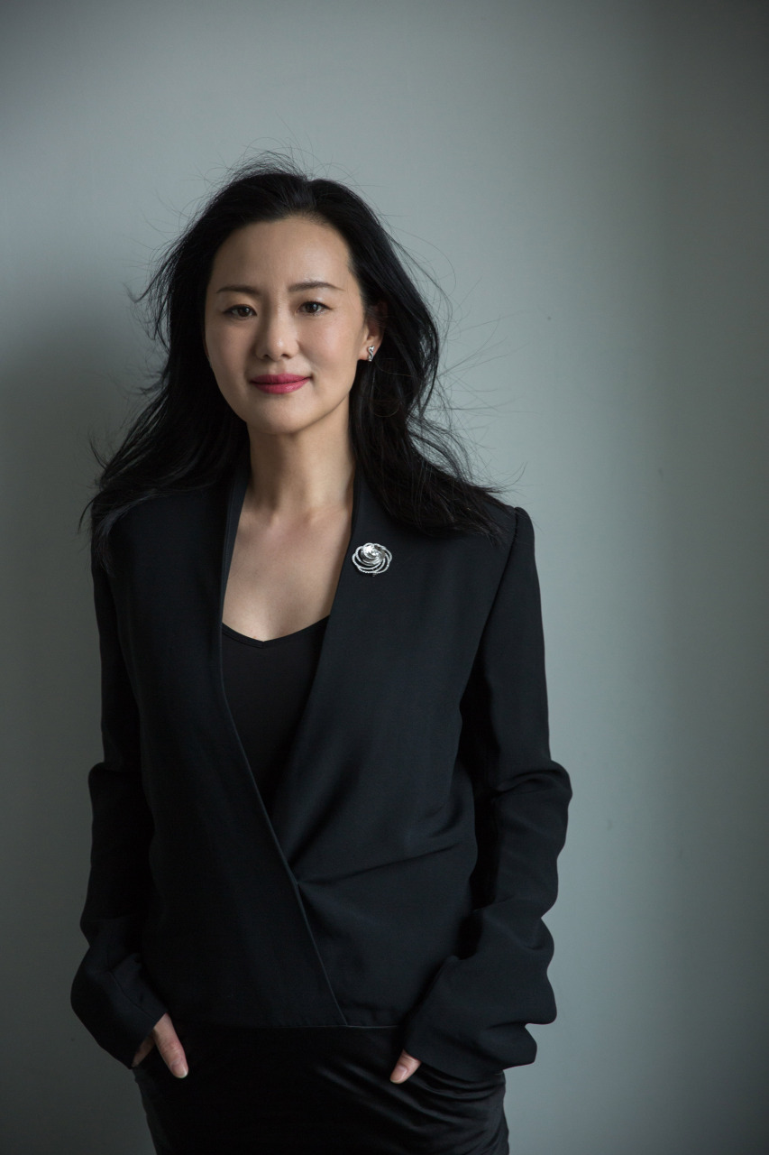 这三位女明星吴越,陈瑾和咏梅在娱乐圈以不整容,不滥情而闻名.