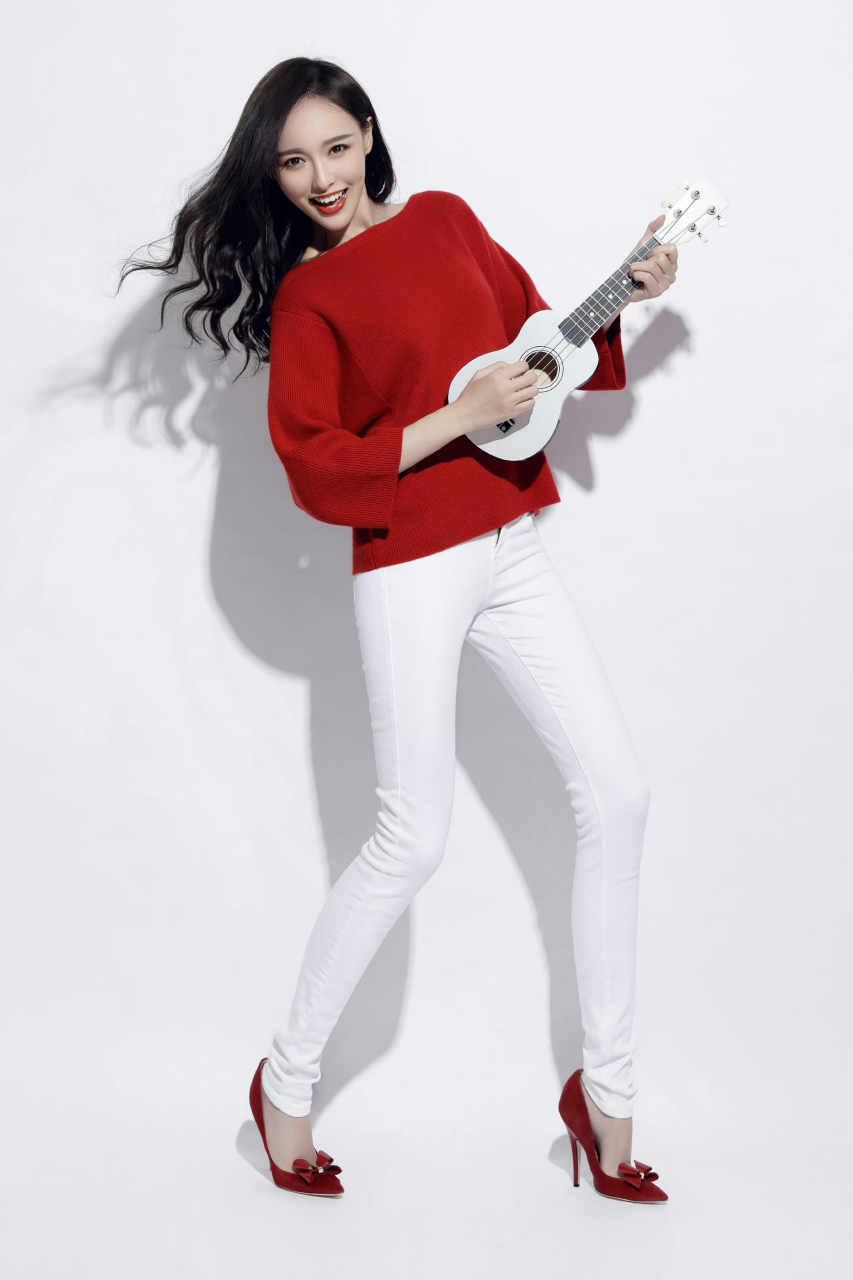 唐嫣早期写真,红色高跟鞋77白色长裤也太顶了吧[舔屏]#唐嫣