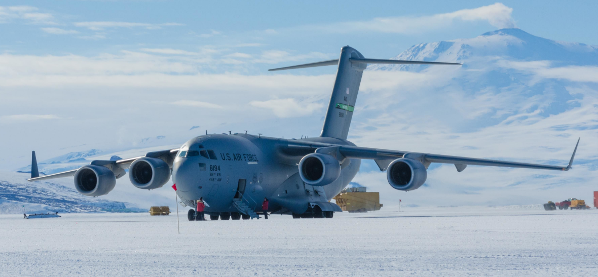 c-17环球霸王,一款唯一能够执行战术战略双任务的大型运输机