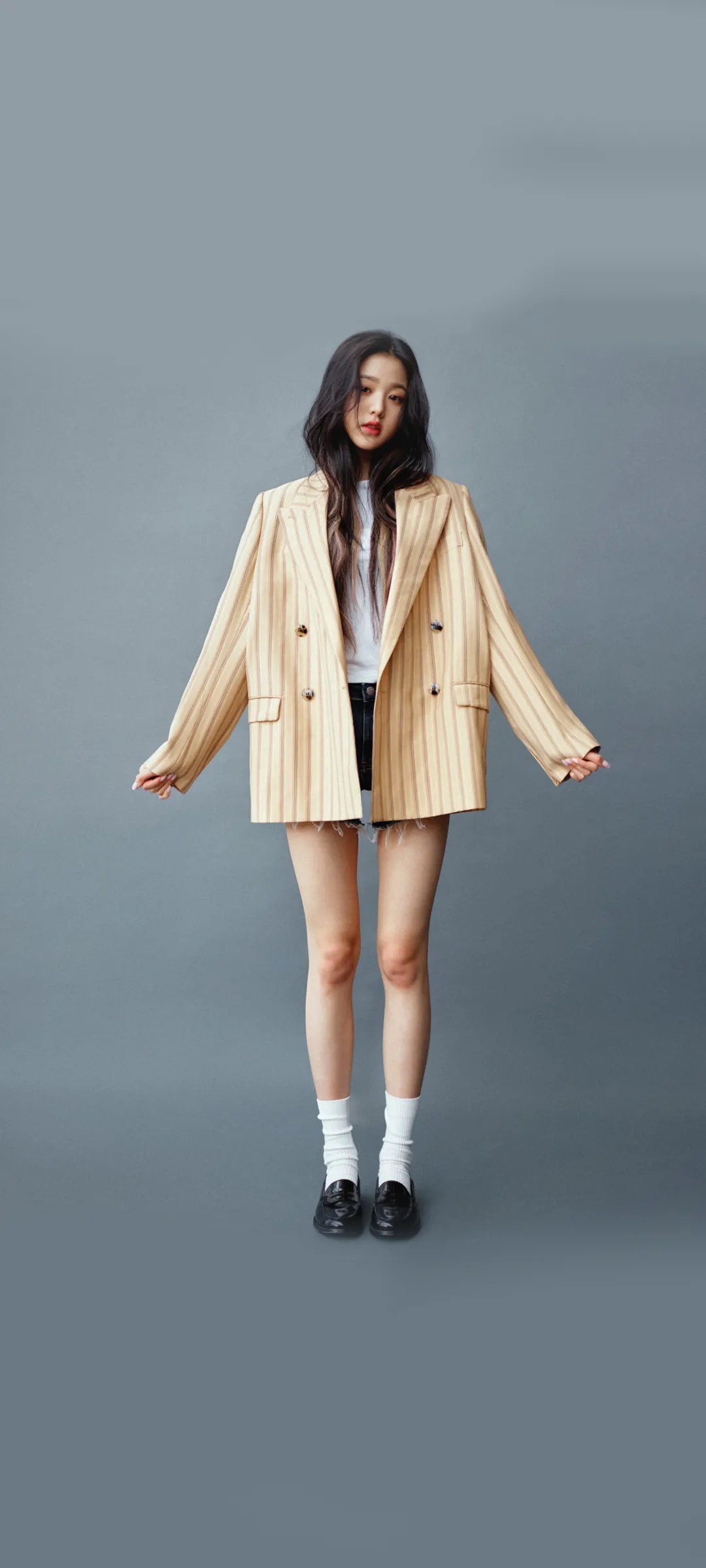 张元英全面屏手机壁纸