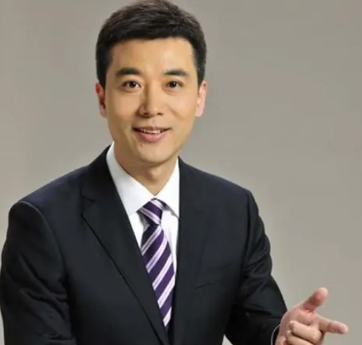 杨柳:曾是央视最帅主播,如今一家四口幸福美满