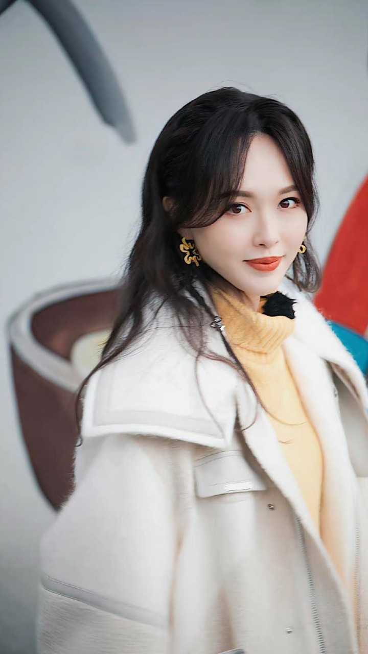 唐嫣数人头忘记数自己# #唐嫣学院风高马尾造型# 唐嫣在节目里数人头