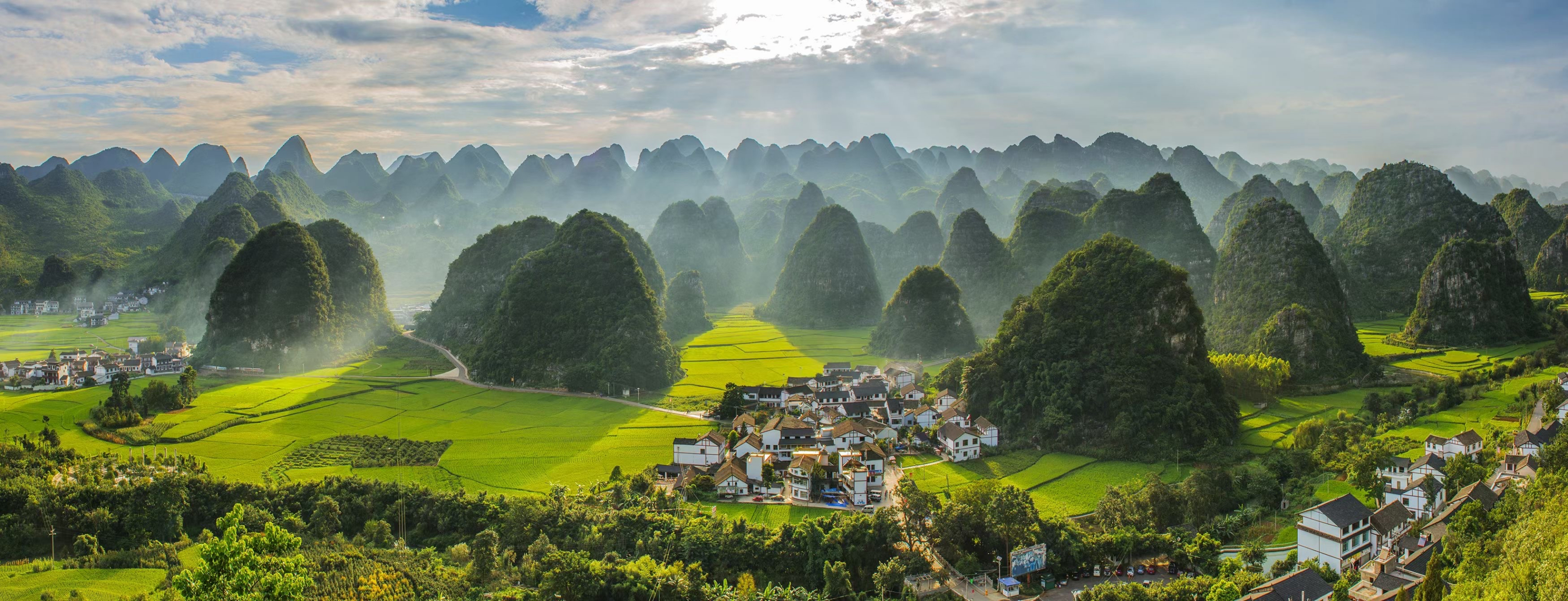 大美贵州,万峰林 贵州万峰林国家地址公园.典型的喀斯特峰林.