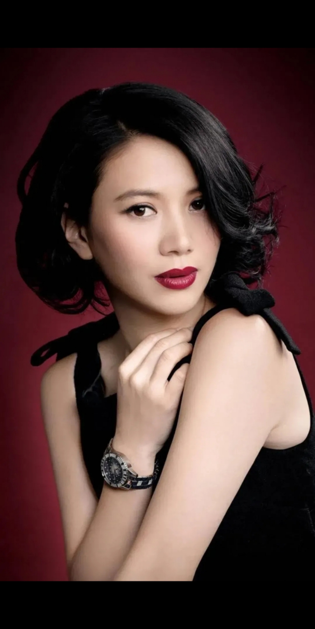 当年,袁咏仪去选港姐的原因,不是为了出名,也不是为