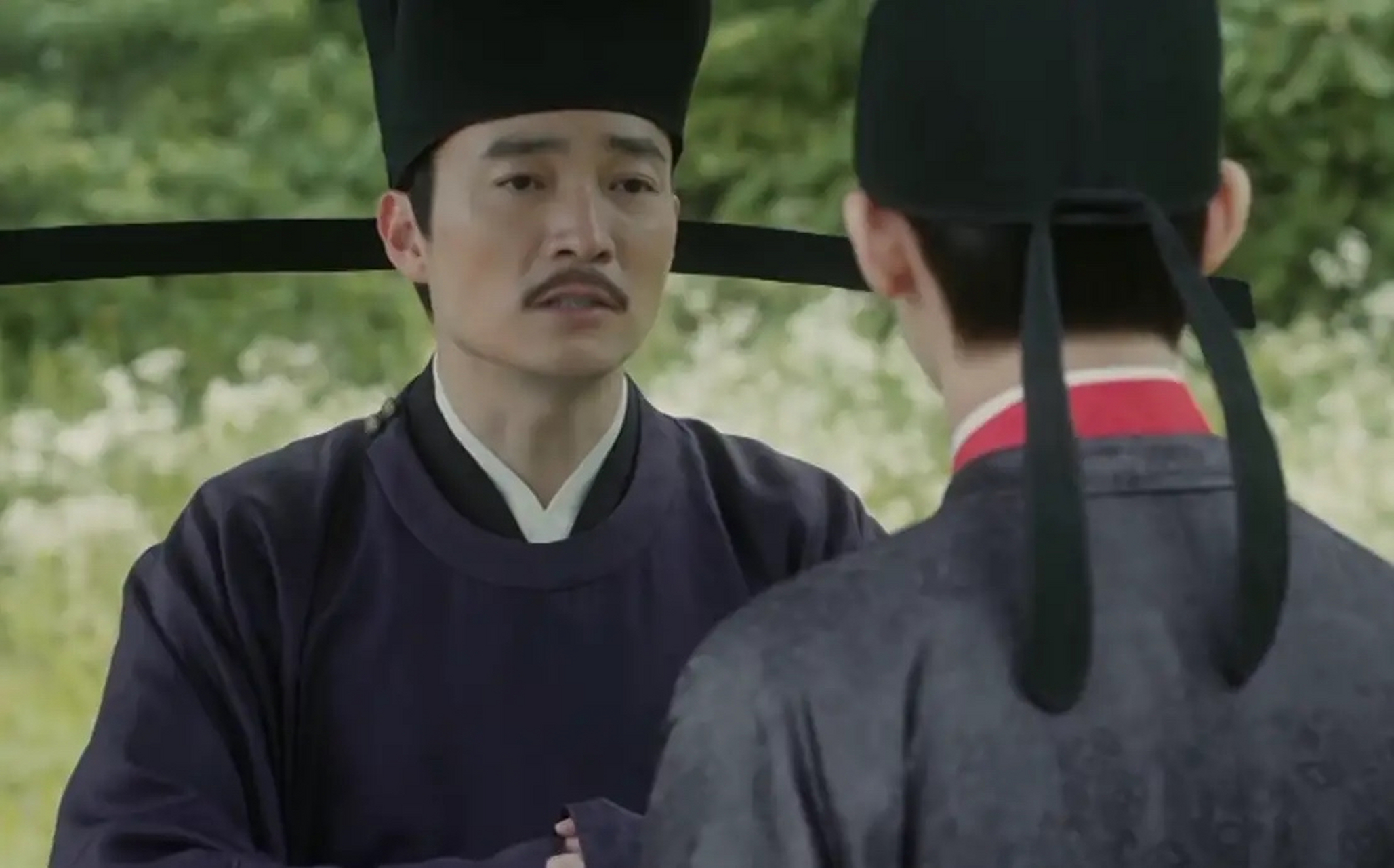 宋真宗要检查儿子赵祯的作业,赵祯偷偷地找到老师晏殊,让晏殊代作文章