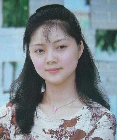 87《红楼梦》"金陵十二钗"年轻照片,没想到当年金莉莉这么漂亮