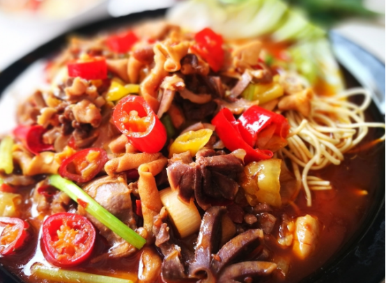 火腿鸡杂饵丝,云南特色小吃,鲜甜微辣