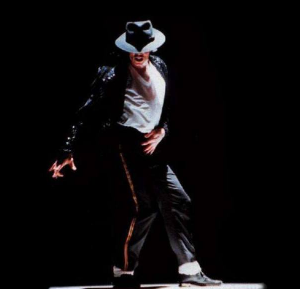 迈克尔杰克逊的一段潇洒舞蹈,人们不说他庸俗反而喜欢?