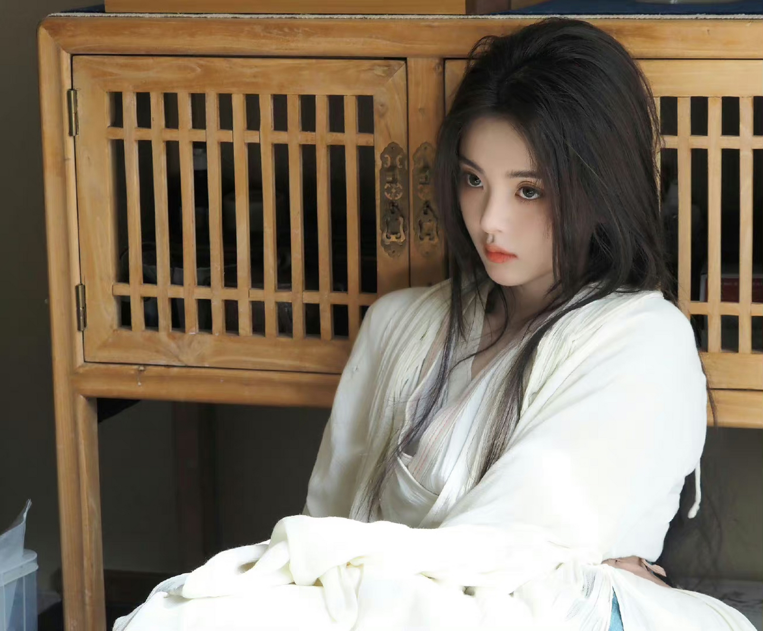 杨超越古装造型,原来这就叫"披麻袋也好看"#养眼美女# #性感好身材