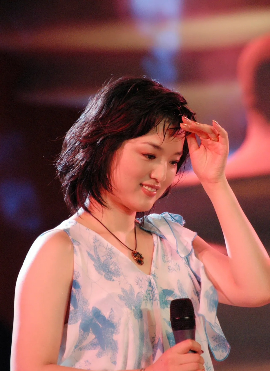 中国内地女歌手:白雪 67白雪,1975年2月28日出生于浙江省乐清市