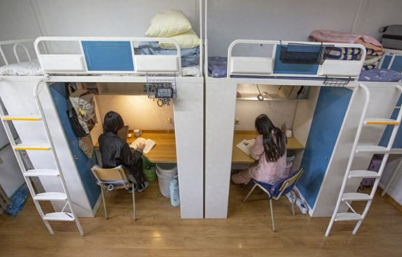 武汉大学推出"夫妻宿舍",1间宿舍2张床还有厨房,网友羡慕不已