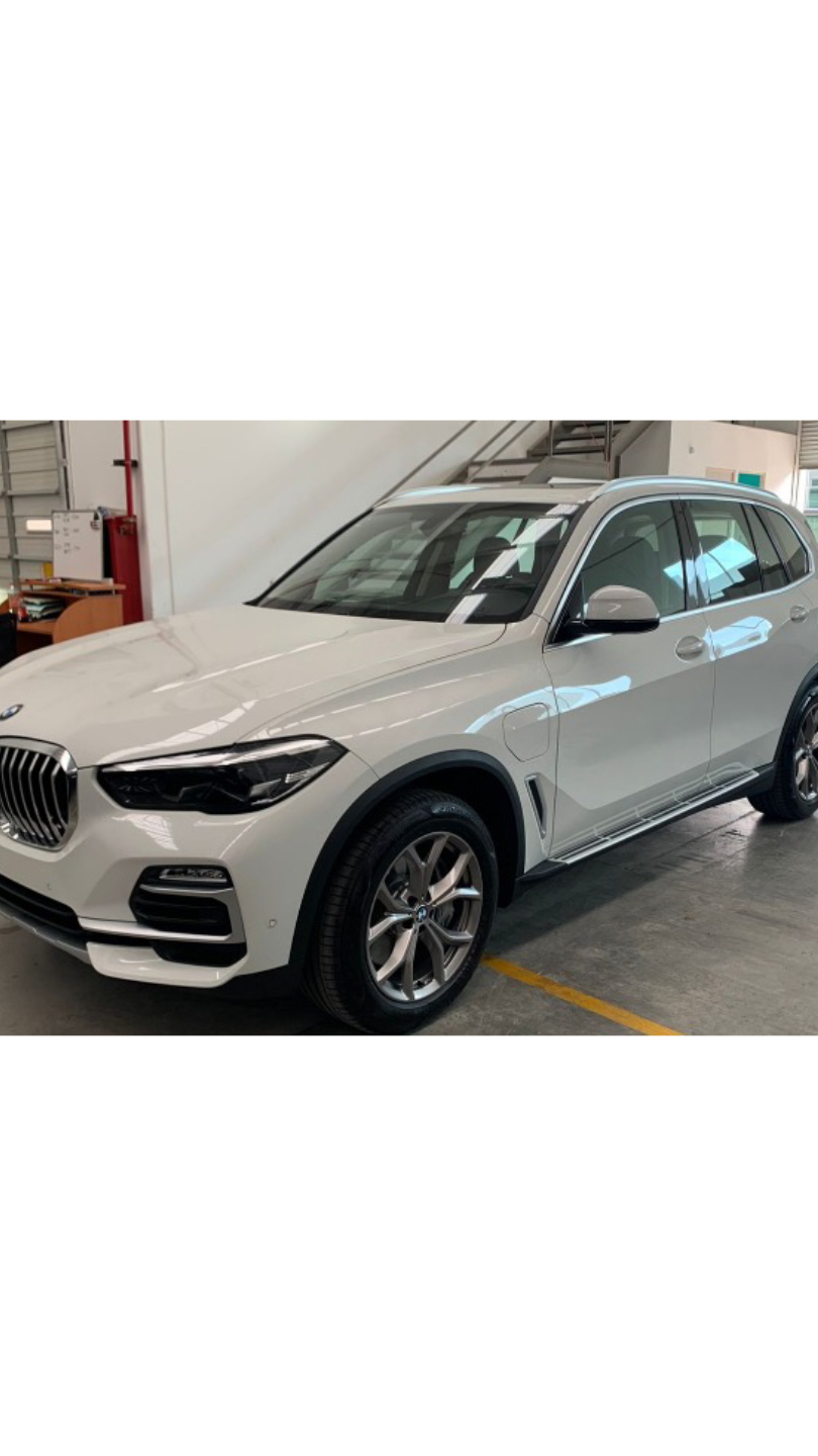 宝马x5 22款 3.0t 插电混动 xline 白黑 墨西哥  墨版x5油电混合