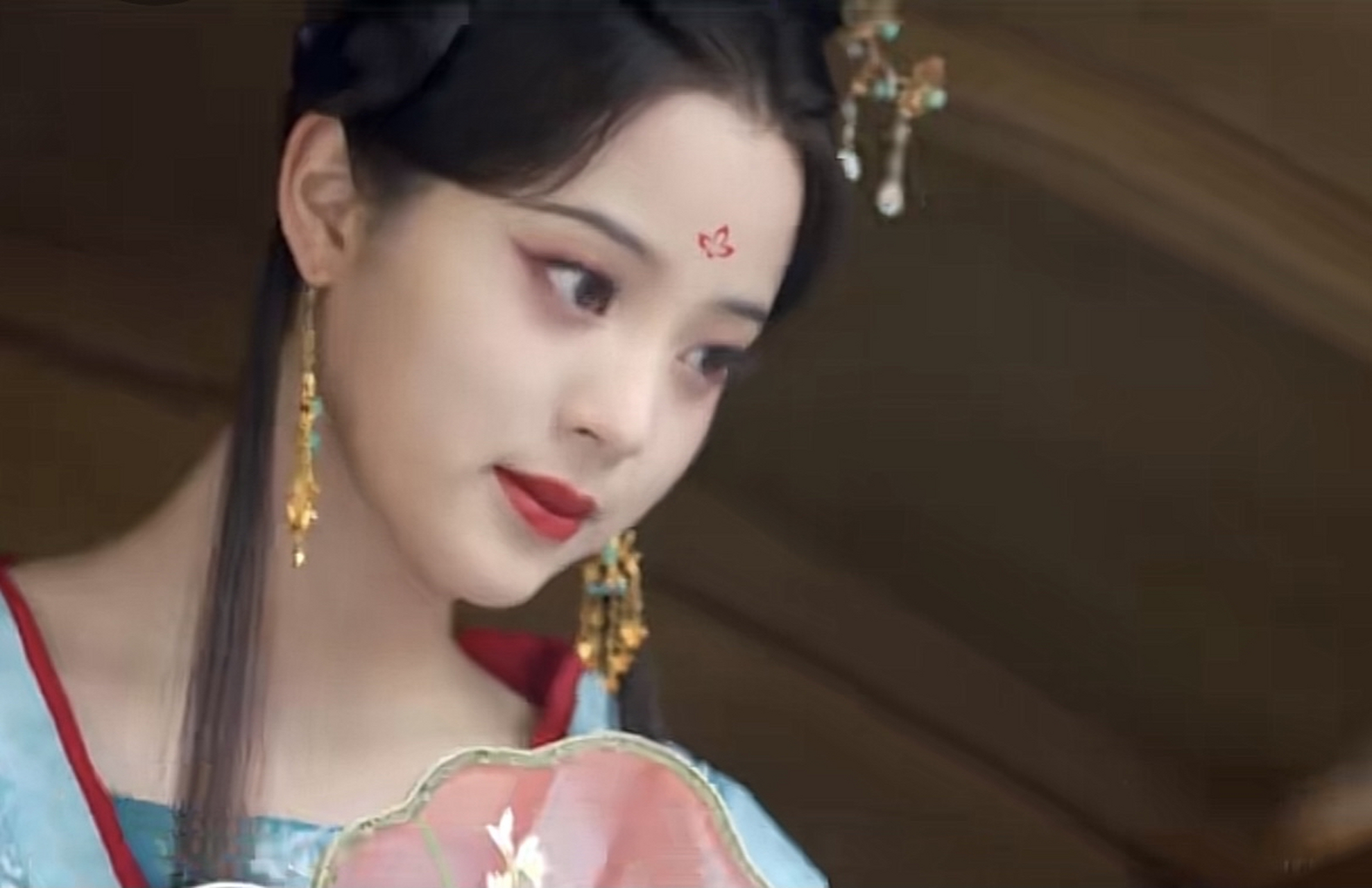 欧阳娜娜# 古装《永安梦》饰演长安第一美人,你们觉得怎么样?